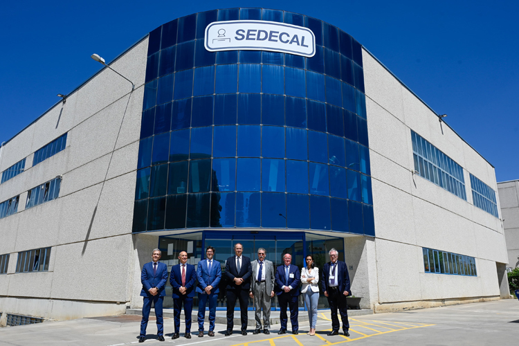 La Comunidad de Madrid se interesa por los últimos avances tecnológicos de la empresa Sedecal, ubicada en Algete