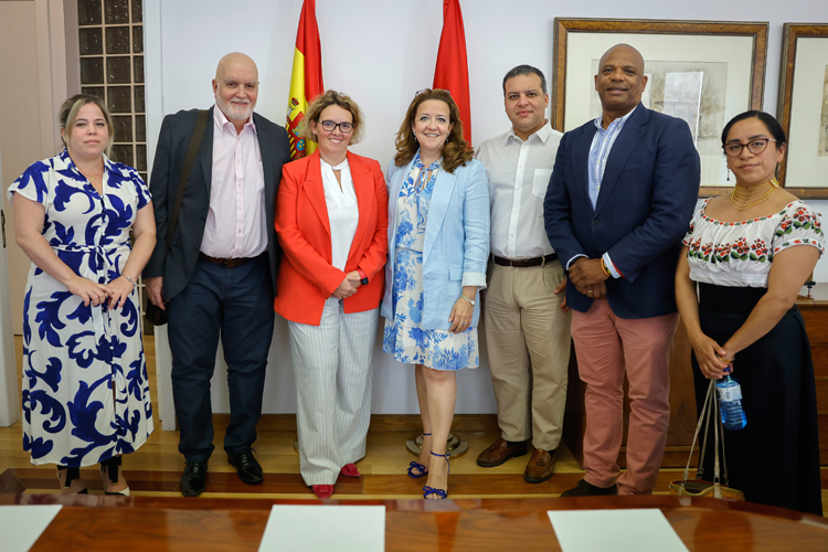 La Comunidad de Madrid exige al Gobierno central una mayor celeridad en la homologación de títulos para médicos extracomunitarios