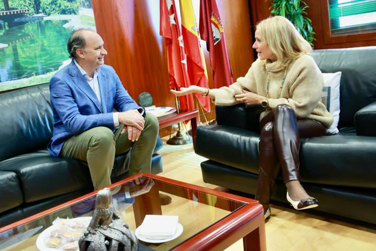 El Consejero de la Digitalización de la Comunidad de Madrid, Miguel López-Valverde Argüeso, ha vistado esta mañana el CECOM de Alcobendas