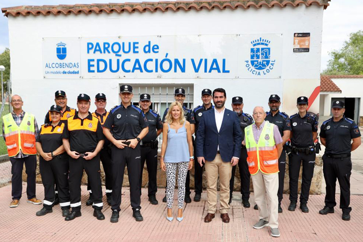 Comienza el programa 'Agente Tutor' que velará por la seguridad y la convivencia en los centros educativos de Alcobendas