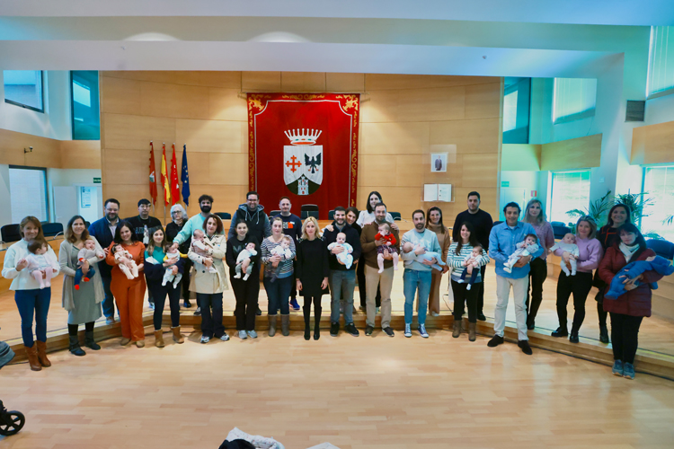 La Alcaldesa de Alcobendas da la bienvenida a más de 100 nuevos bebés