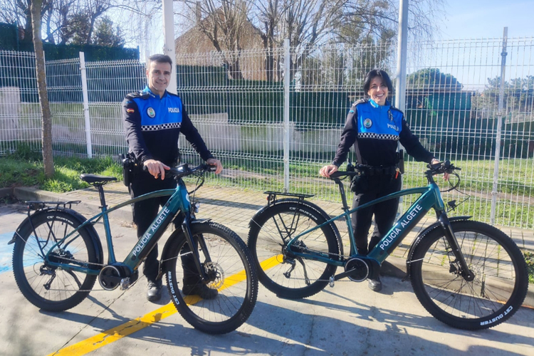 El Ayuntamiento de Algete adquiere dos bicicletas eléctricas para los agentes tutores de la Policía Local