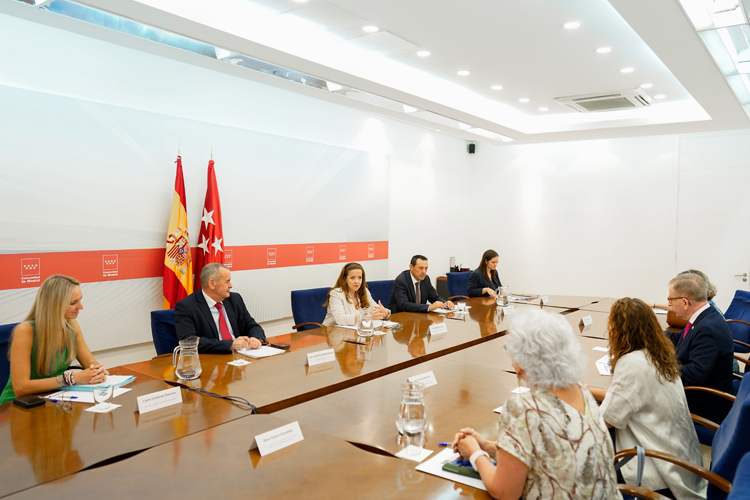 La Comunidad de Madrid mantendrá la colaboración institucional con el Colegio de Enfermería de la región