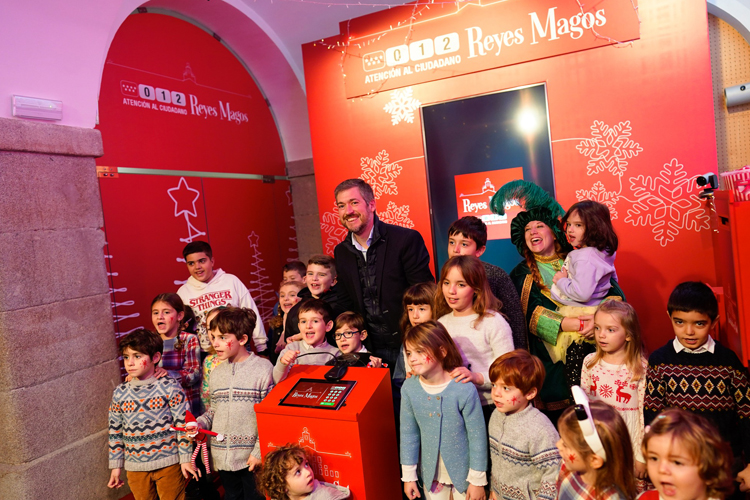 La Comunidad de Madrid habilita el servicio 012 Reyes Magos para que los niños puedan hablar con un Paje Real y pedir sus regalos a Sus Majestades 