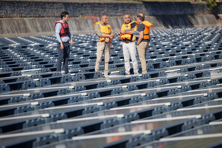 La Comunidad de Madrid estrena su primera instalación fotovoltaica flotante para producir energía limpia y renovable