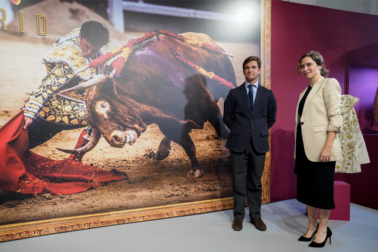 Díaz Ayuso inaugura una exposición dedicada a Julián López, El Juli, “uno de los más grandes nombres de la tauromaquia española y mundial” 