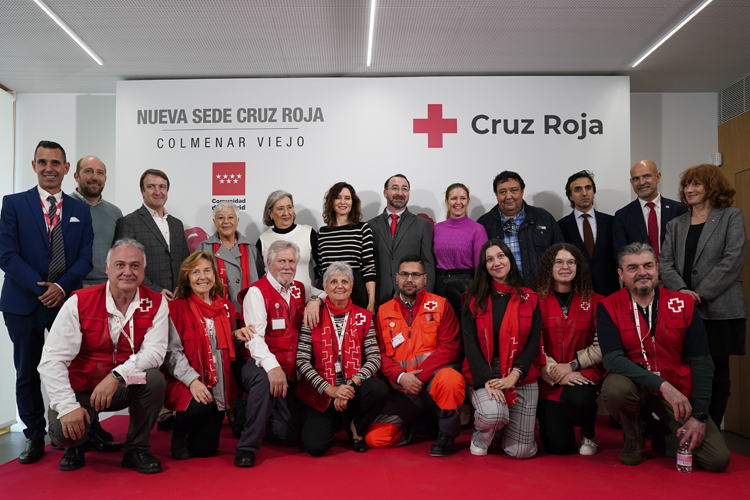 Díaz Ayuso inaugura la nueva sede de Cruz Roja en Colmenar Viejo resaltando su “compromiso con la vida” 