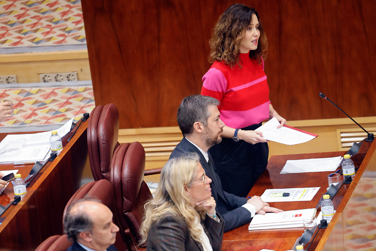 Díaz Ayuso cuestiona la “solidaridad” del PSOE con Madrid: “Solamente tenemos ojitos para ver cómo le pedimos perdón a un prófugo de la justicia”