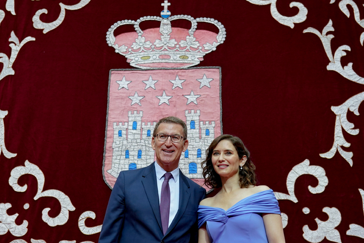 La Presidenta de la Comunidad de Madrid toma posesión de su cargo en la Real Casa de Correos tras su investidura en la Asamblea 