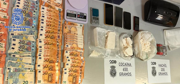 La Policía Nacional detiene a un varón de 70 años por vender droga desde su domicilio en Alcobendas